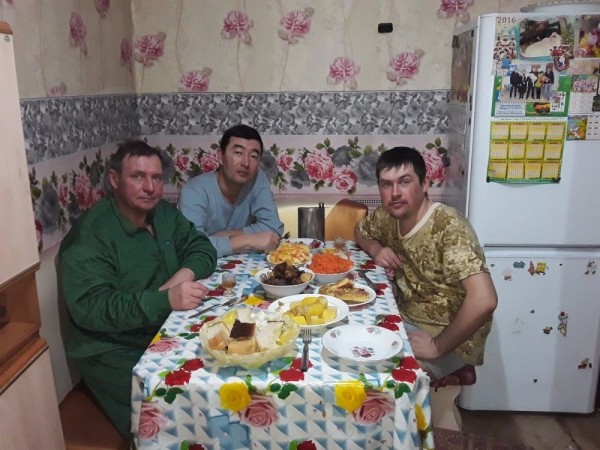 Что нам снег, что нам зной, что нам дождь..... Что нам снег, что нам зной, что нам дождь.....