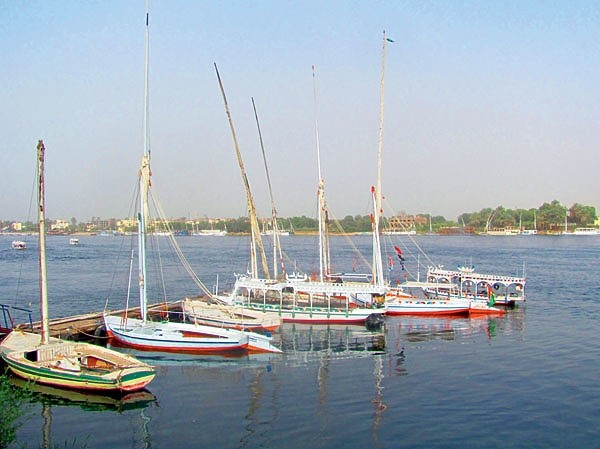 Плыла по Нилу фелюга