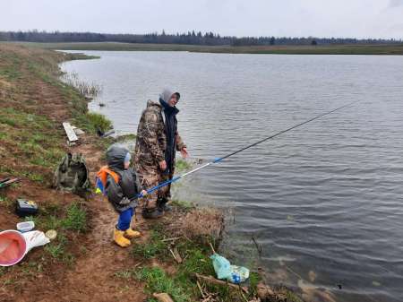 Классика. Поплавок на деревенском пруду. Классика. Поплавок на деревенском пруду.