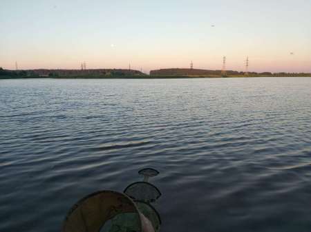 На подлещика в июле... Ловят бутерброды. На подлещика в июле... Ловят бутерброды.