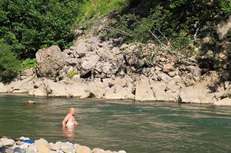 Трудовая рыбалка на горной реке Трудовая рыбалка на горной реке